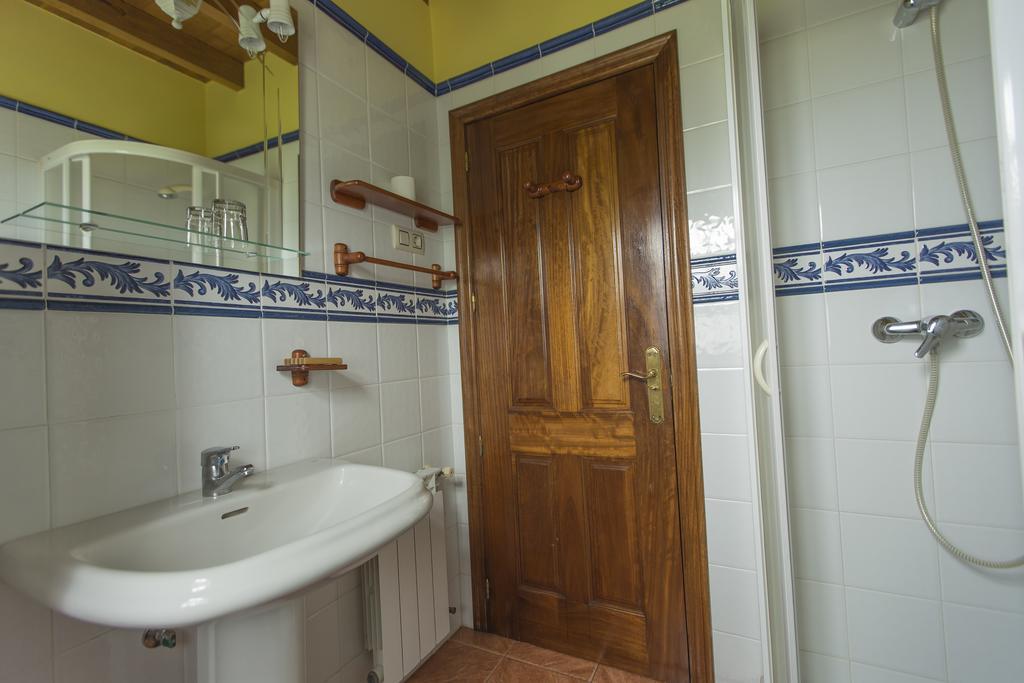 Casas Rurales Playa De Guadamia Llames de Pria Bagian luar foto